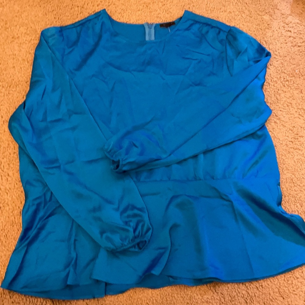Beautiful blue silk work top 🦋